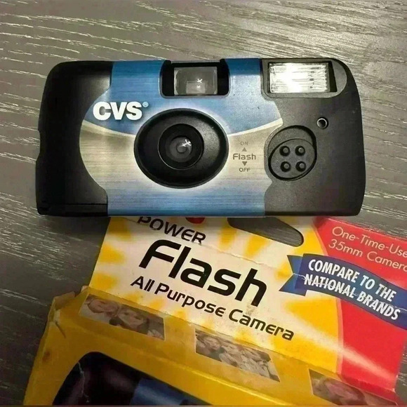 CVS Super Versatile One-Time-Use CAMERA 35 mm - Picture 4 of 6